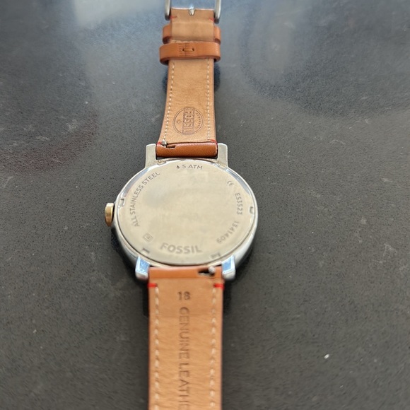 Gold Fossil Watch - Picture 2 of 2